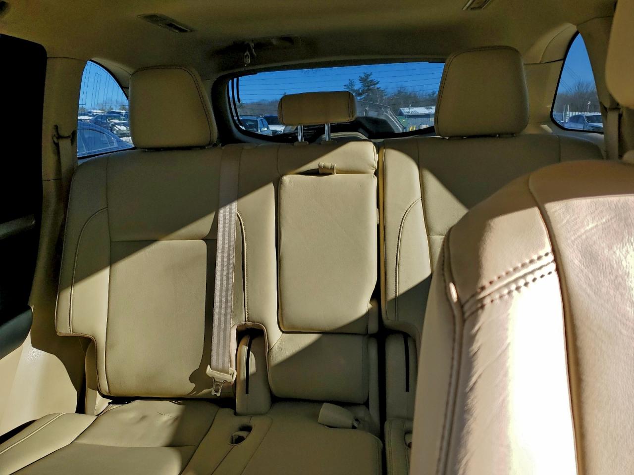 2017 TOYOTA HIGHLANDER SE photo 10