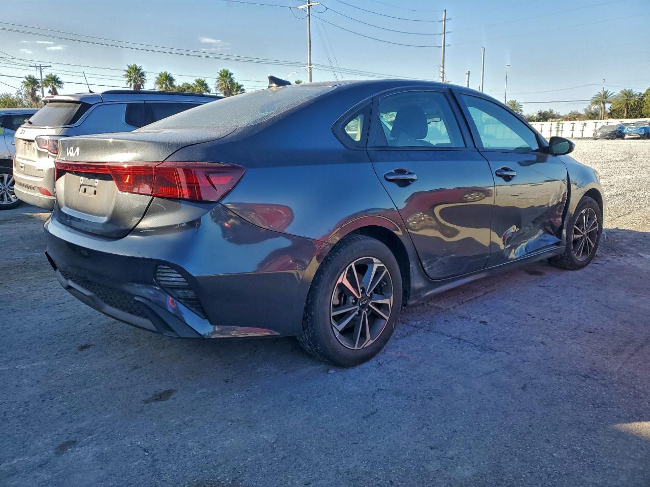 2023 KIA FORTE LX photo 7
