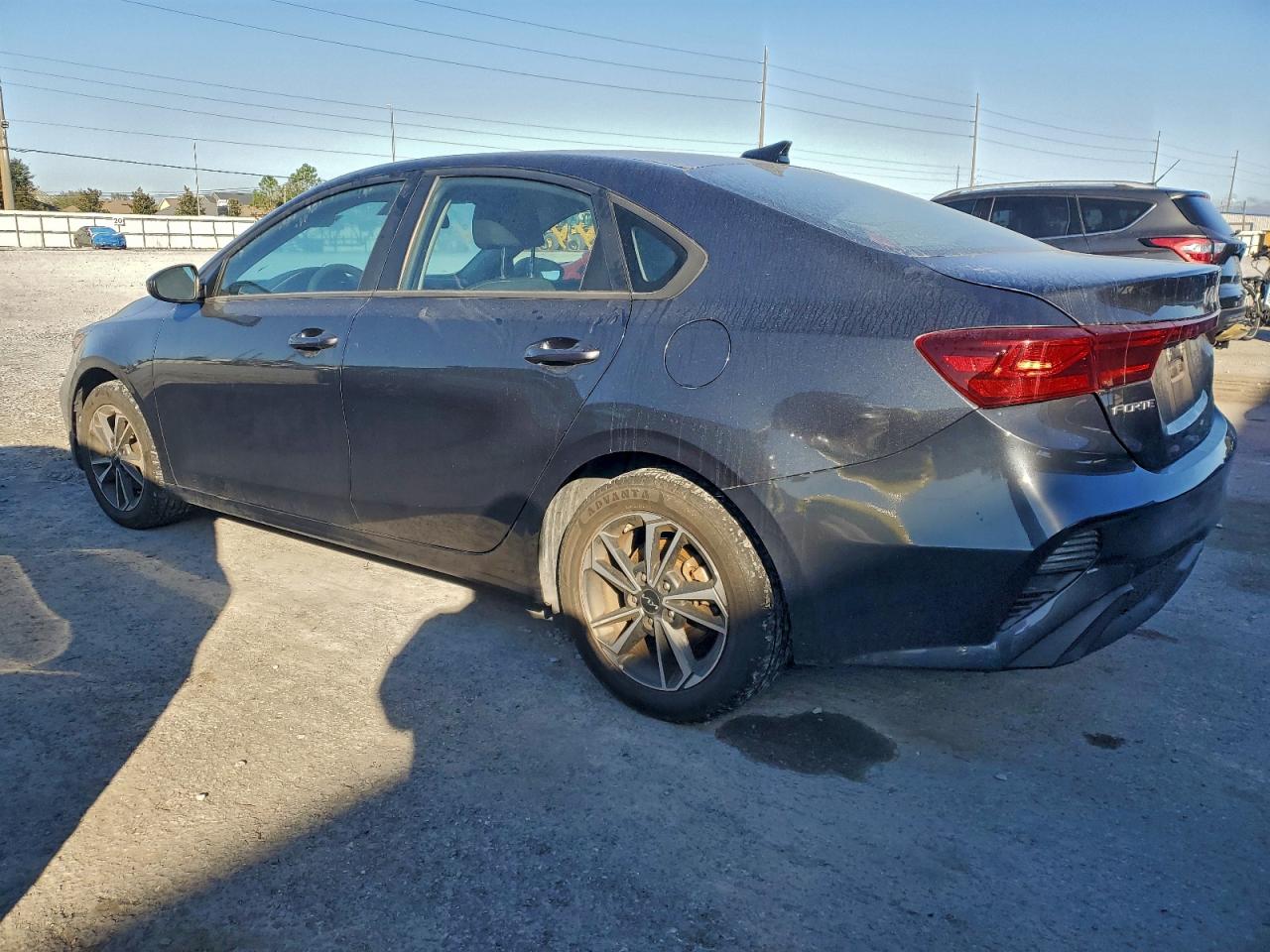 2023 KIA FORTE LX photo 4