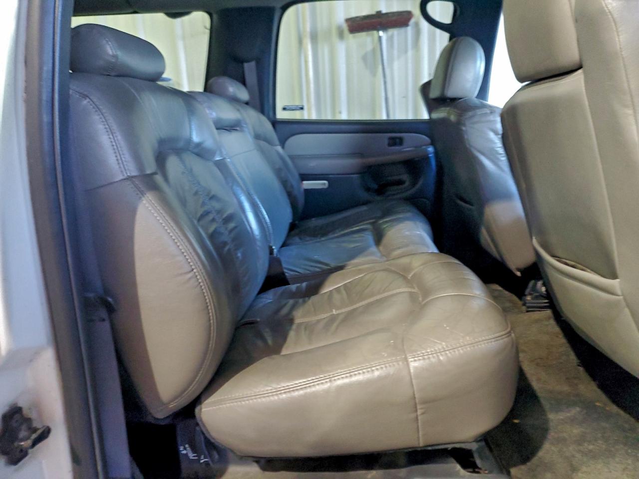 2002 CHEVROLET SUBURBAN K1500 photo 11