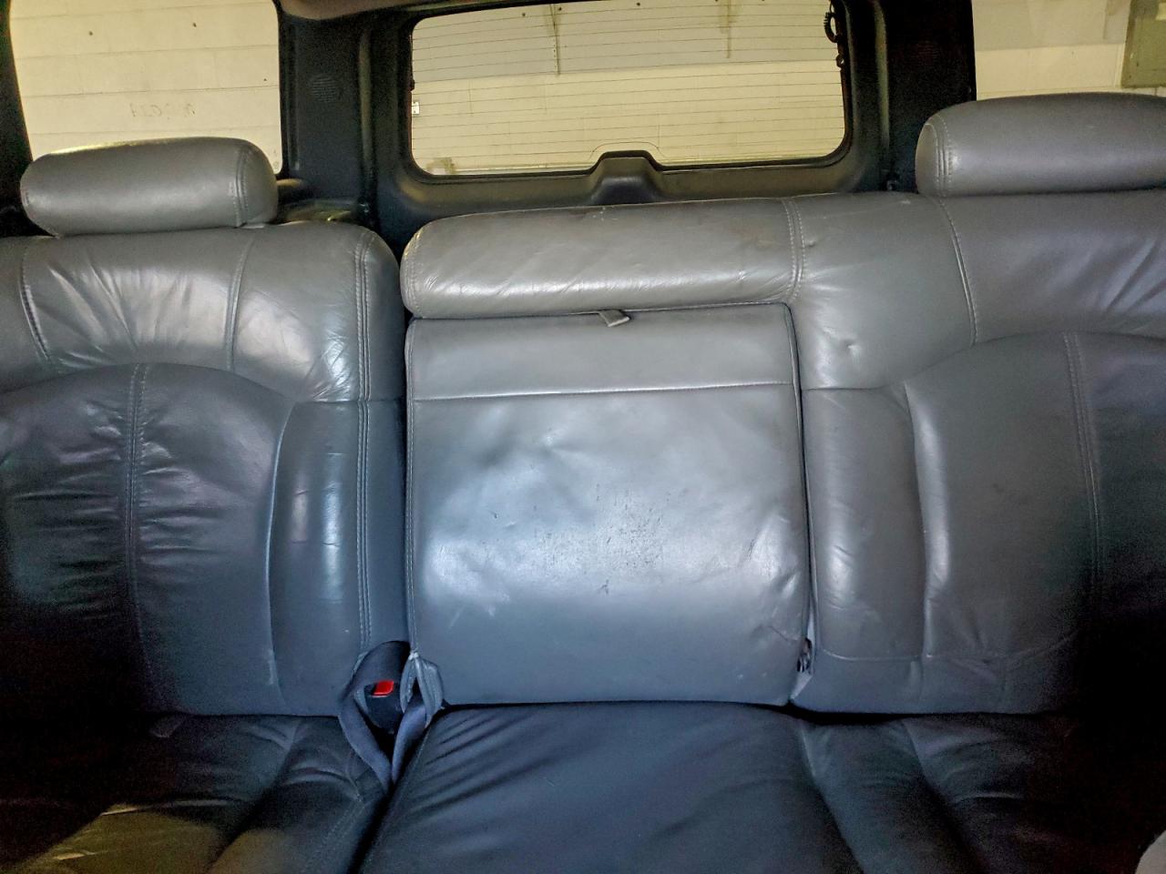 2002 CHEVROLET SUBURBAN K1500 photo 10