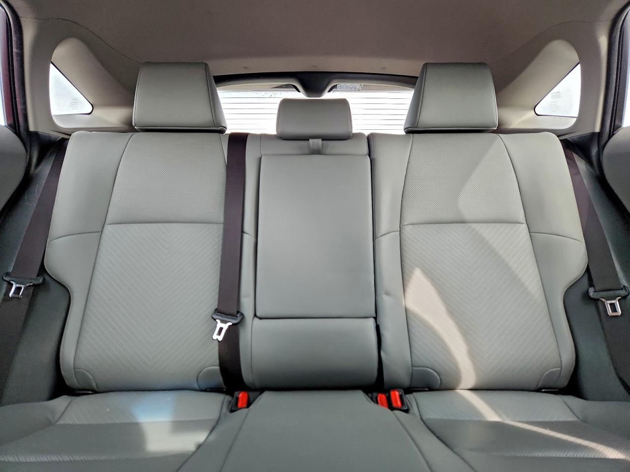 2023 TOYOTA VENZA LE photo 10