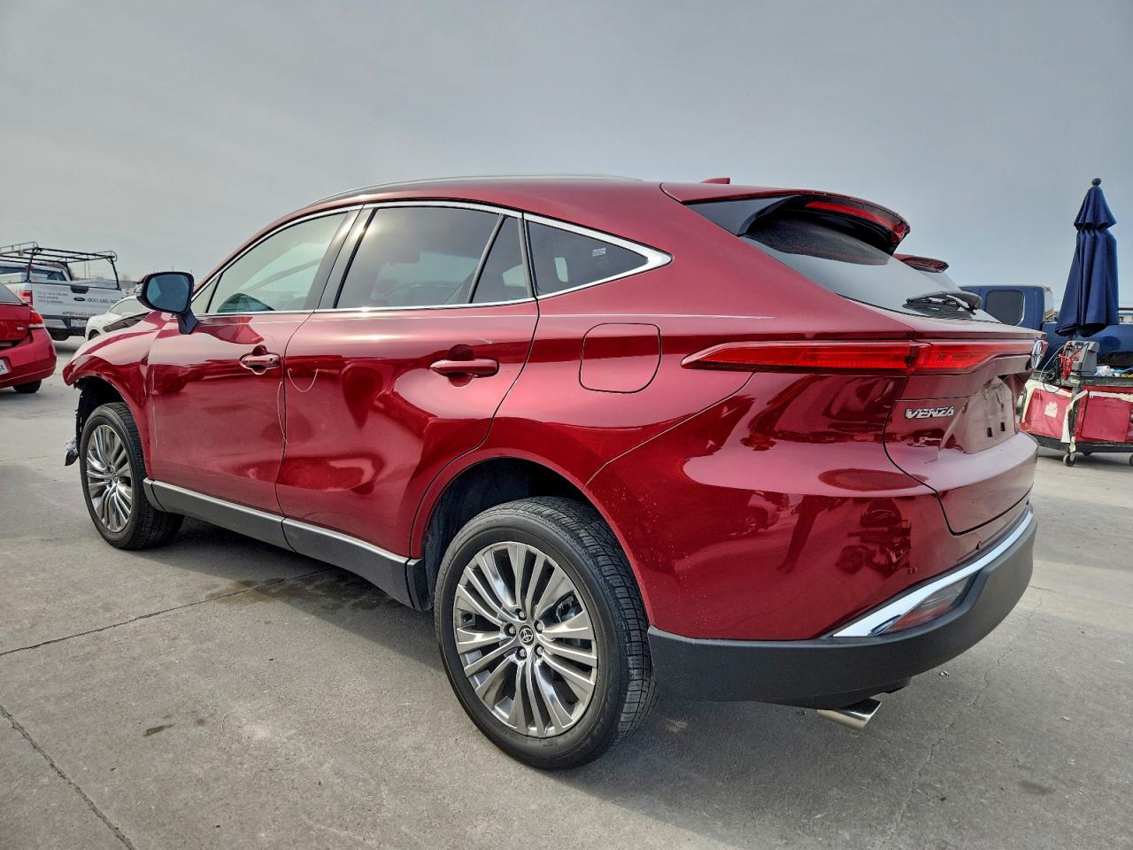 2023 TOYOTA VENZA LE photo 2