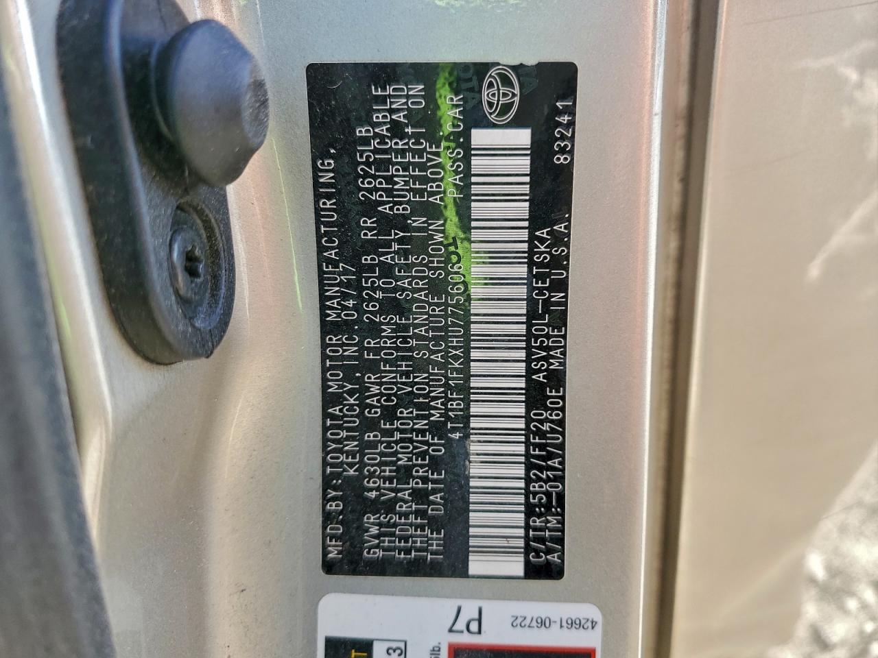 2017 TOYOTA CAMRY LE photo 34