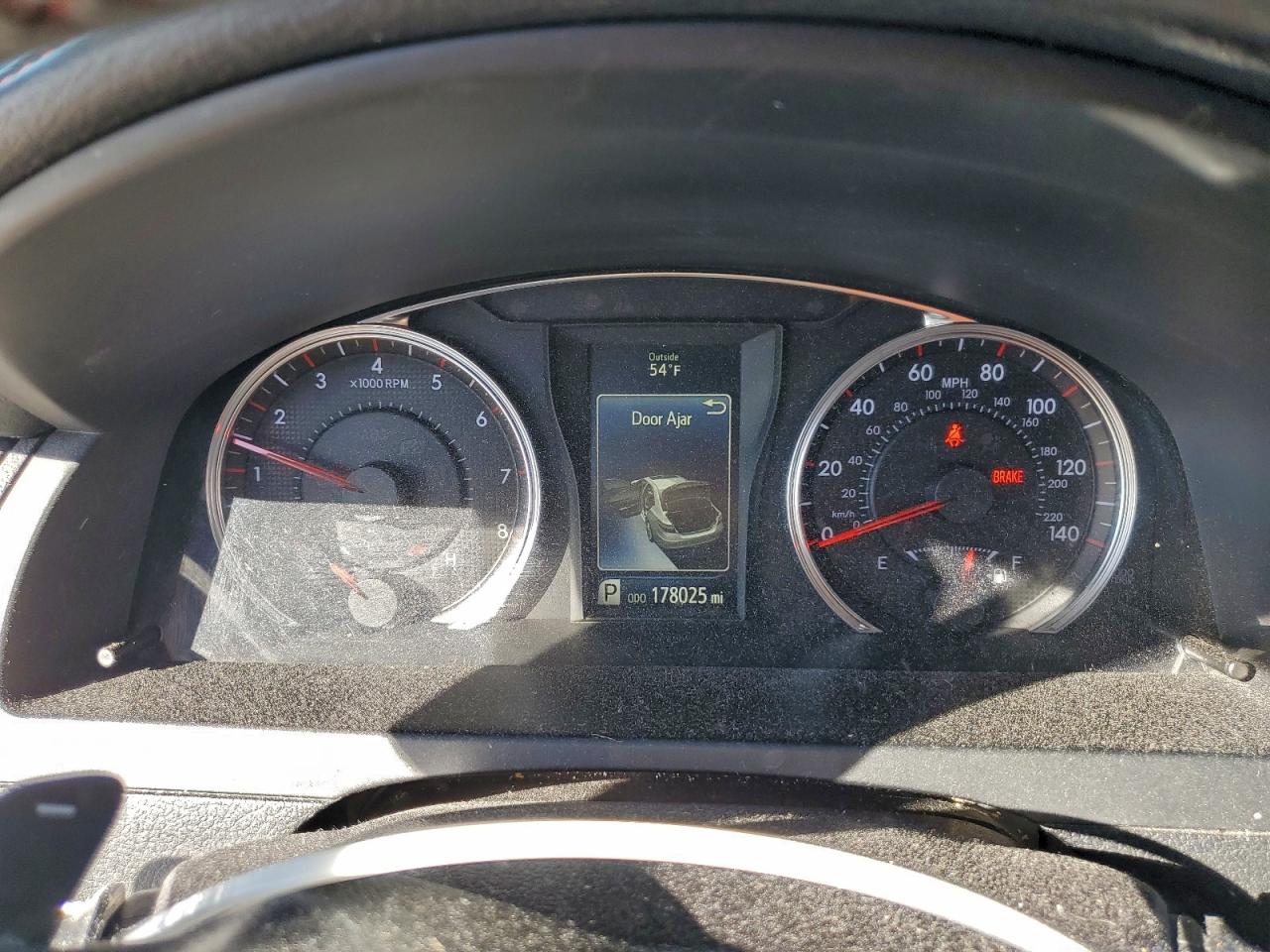 2017 TOYOTA CAMRY LE photo 25