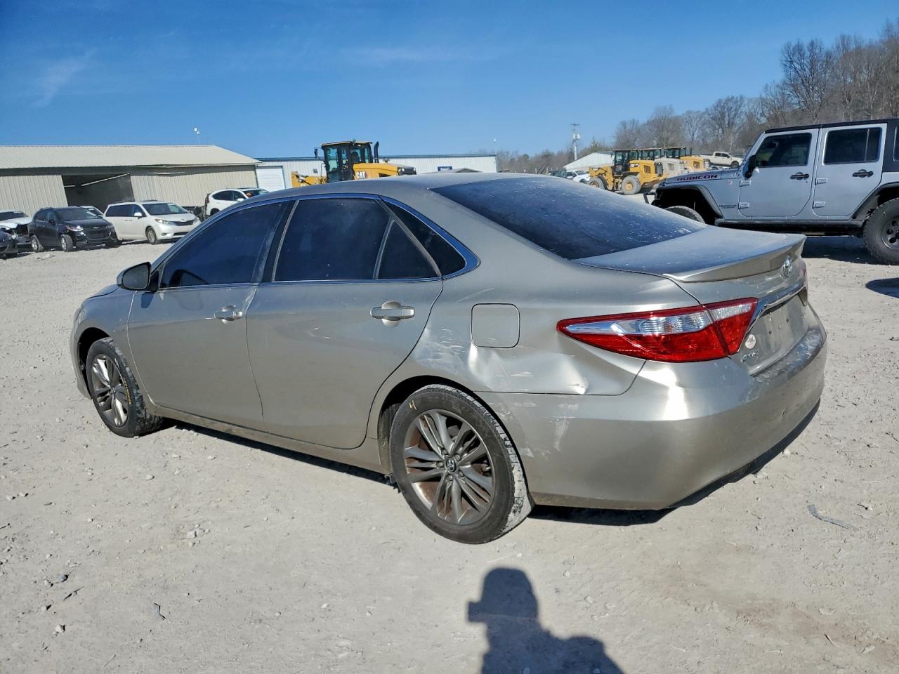 2017 TOYOTA CAMRY LE photo 4