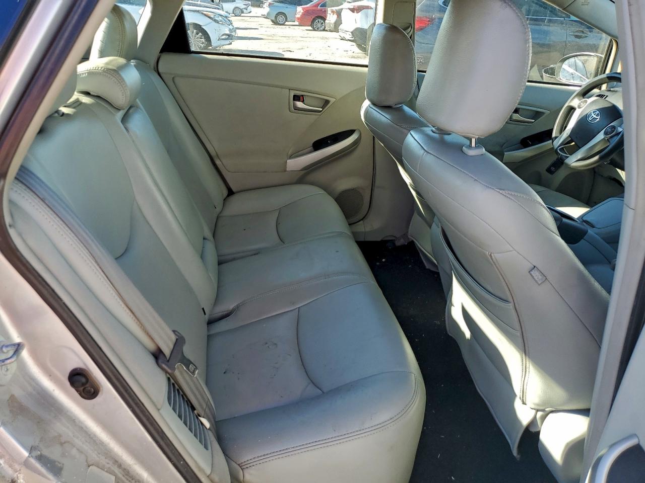 2014 TOYOTA PRIUS photo 10