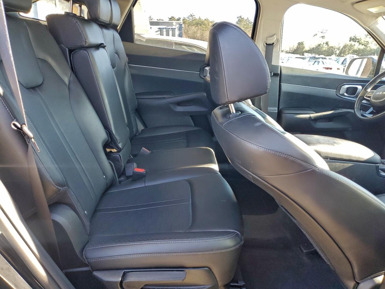 2024 KIA SORENTO S photo 11