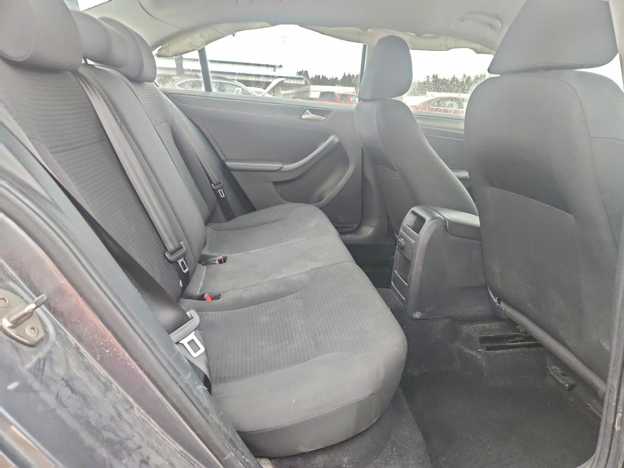 2015 VOLKSWAGEN JETTA BASE photo 28
