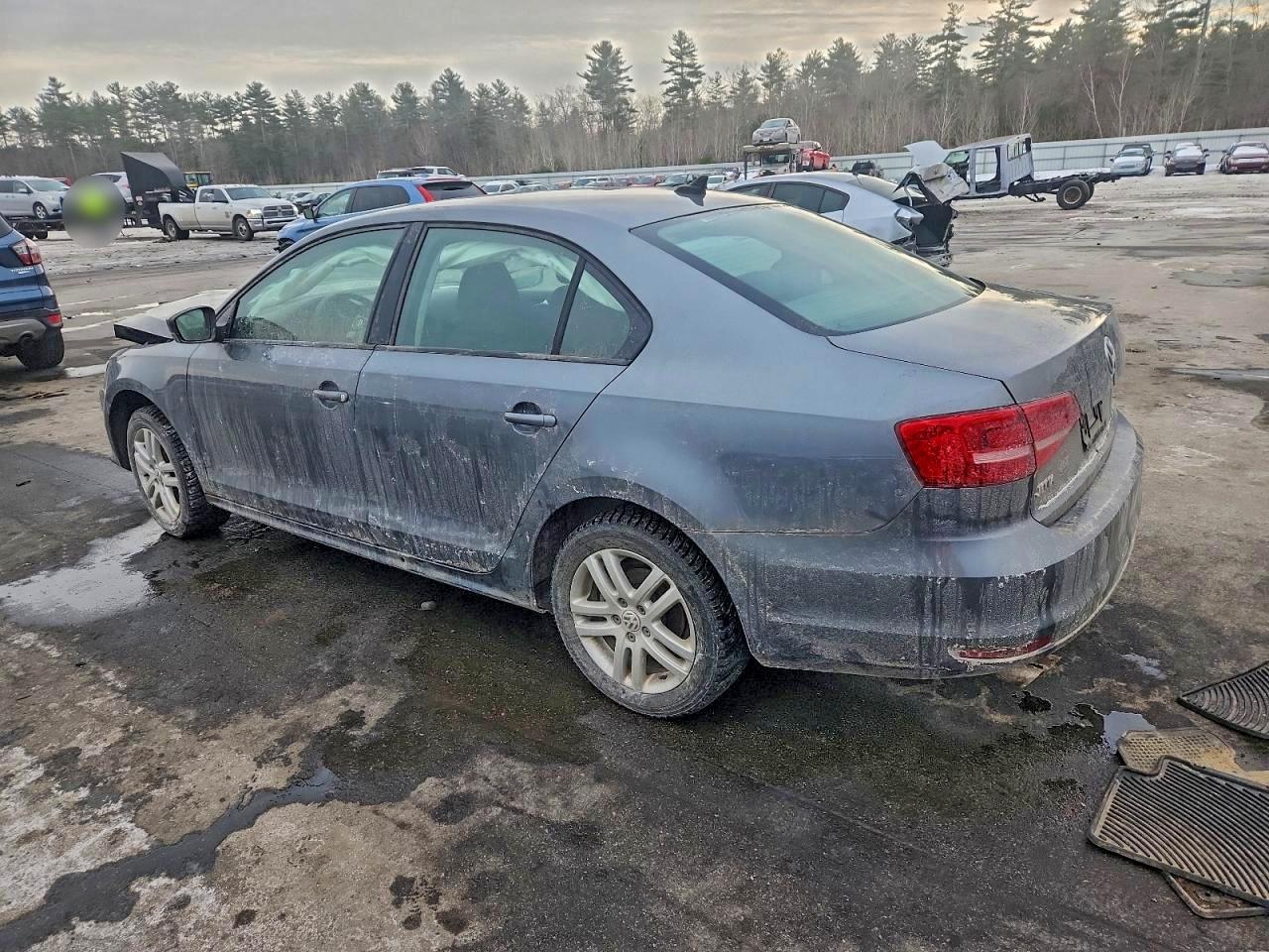 2015 VOLKSWAGEN JETTA BASE photo 4