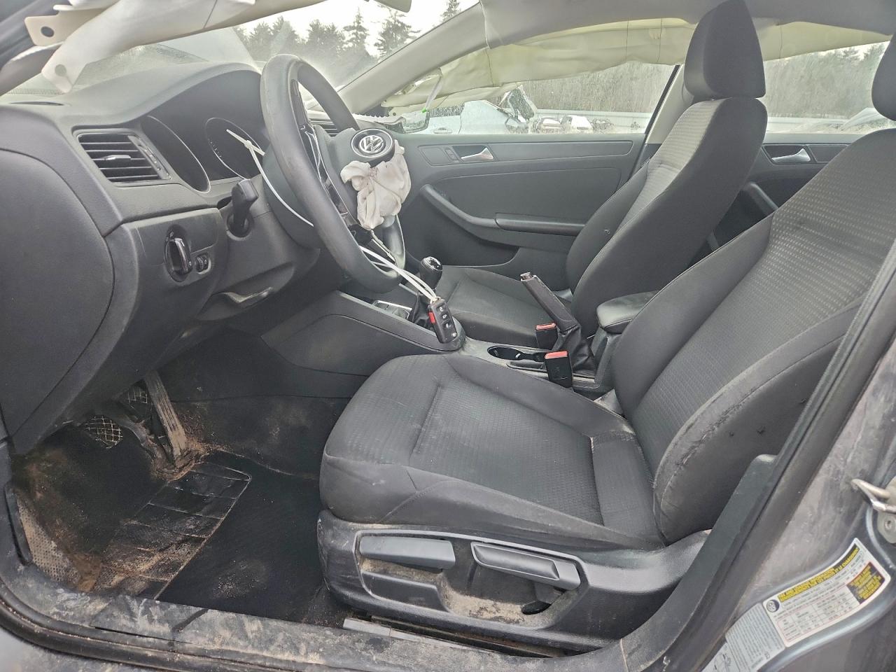 2015 VOLKSWAGEN JETTA BASE photo 19
