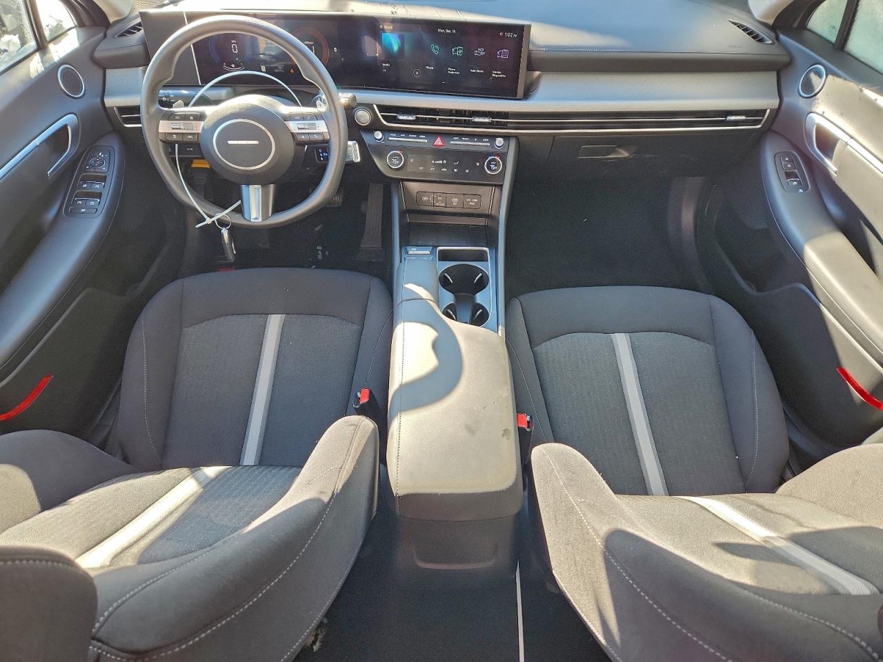 2025 HYUNDAI SONATA SEL photo 8