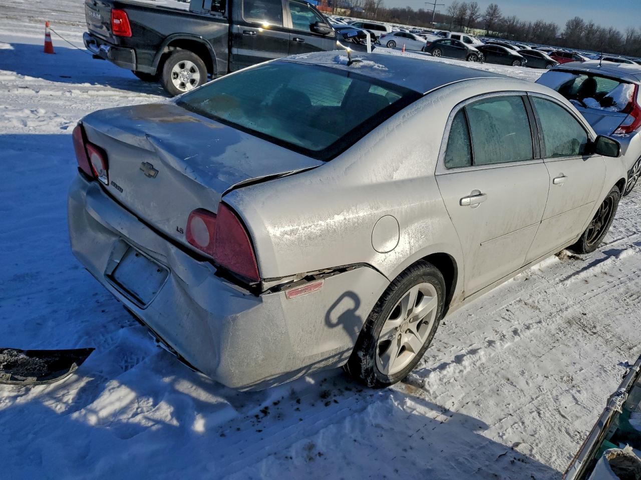 2009 CHEVROLET MALIBU LS photo 3