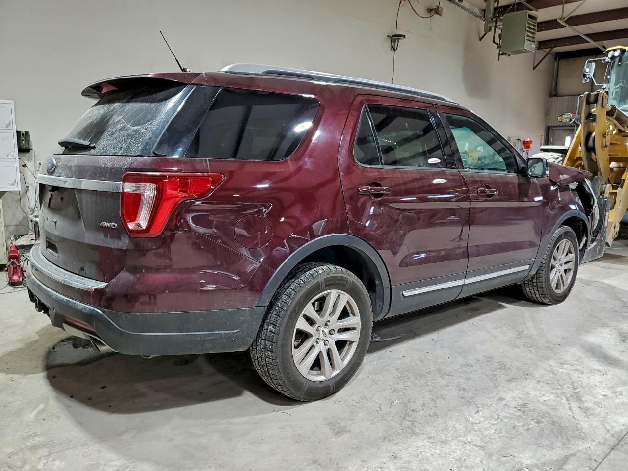2018 FORD EXPLORER XLT photo 3