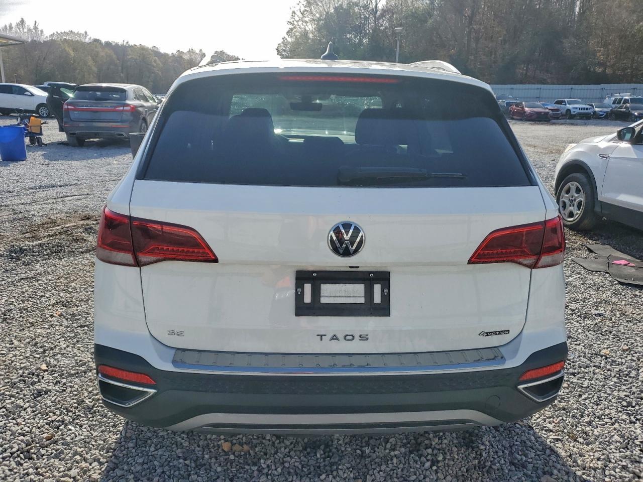 2024 VOLKSWAGEN TAOS SE photo 6