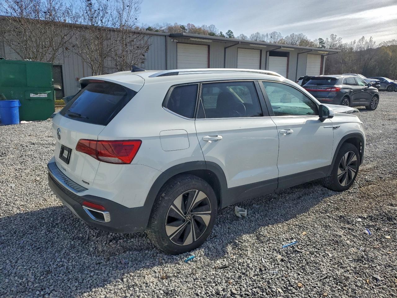 2024 VOLKSWAGEN TAOS SE photo 3