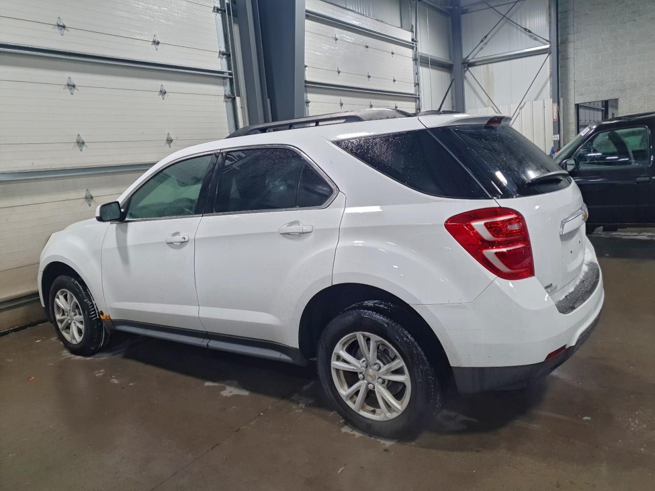2016 CHEVROLET EQUINOX LT photo 2