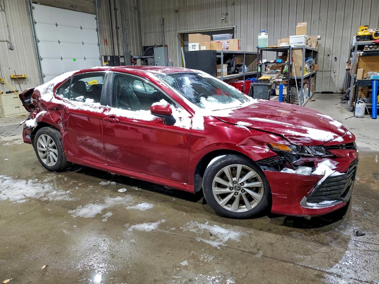 2022 TOYOTA CAMRY LE photo 10