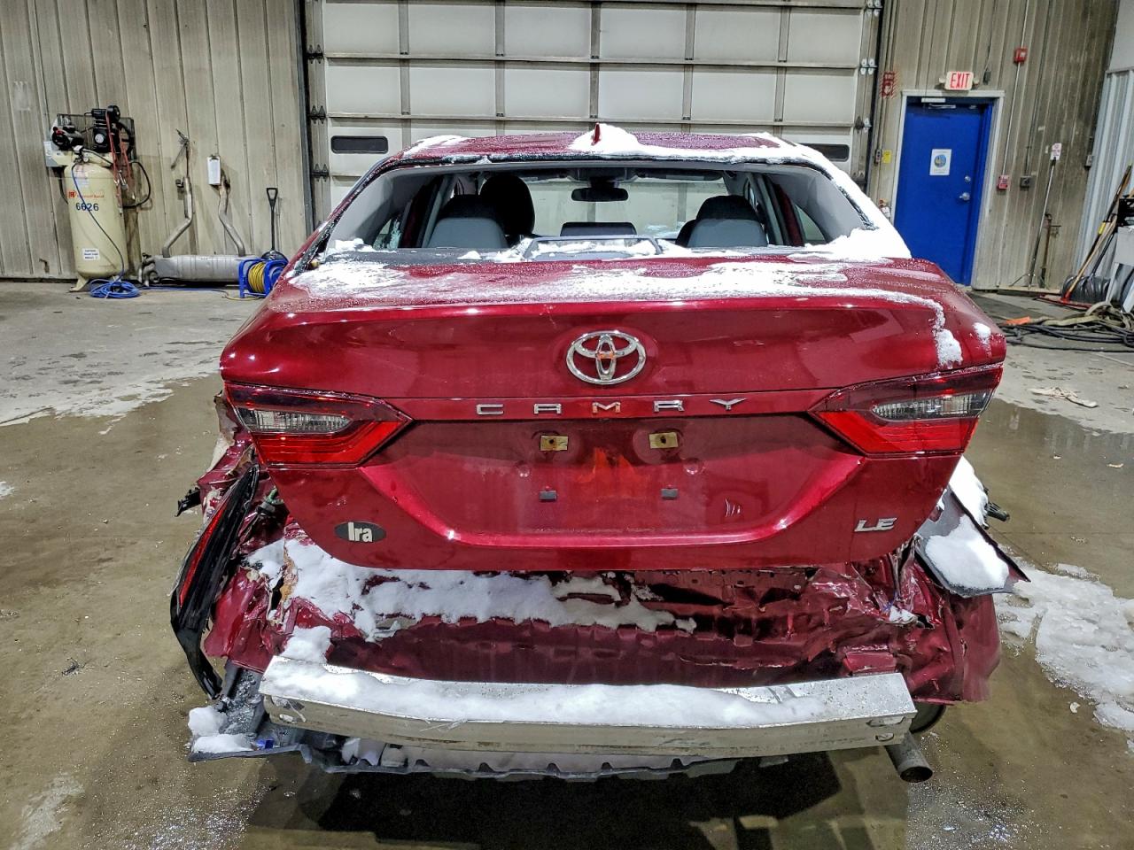 2022 TOYOTA CAMRY LE photo 16