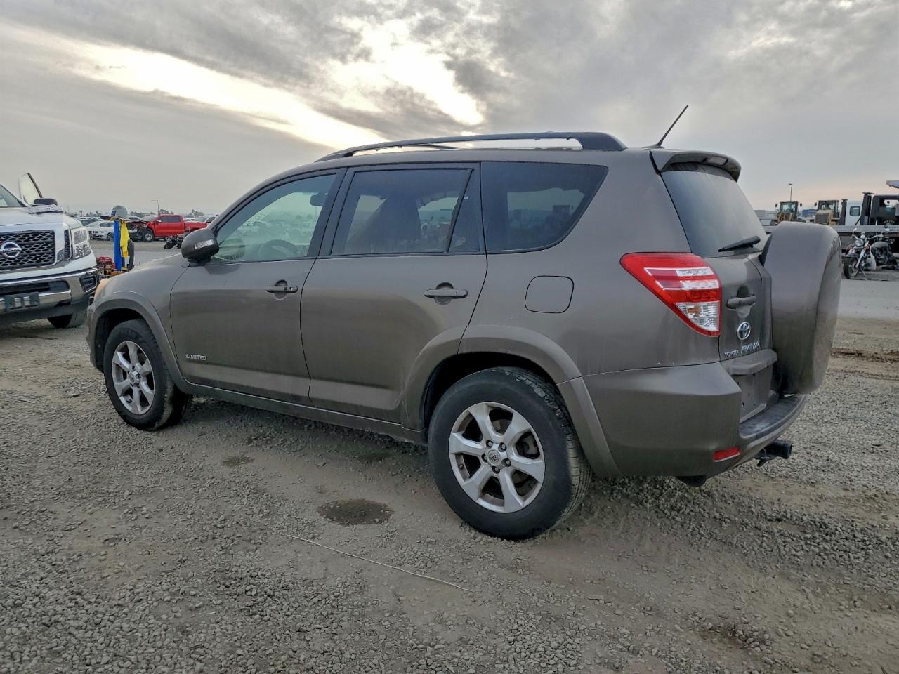 2009 TOYOTA RAV4 LIMITED photo 2