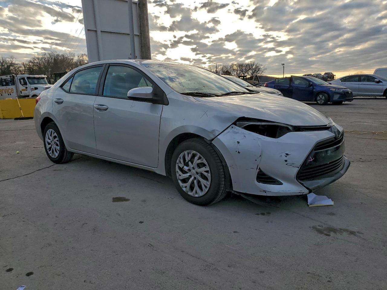 2018 TOYOTA COROLLA L photo 4