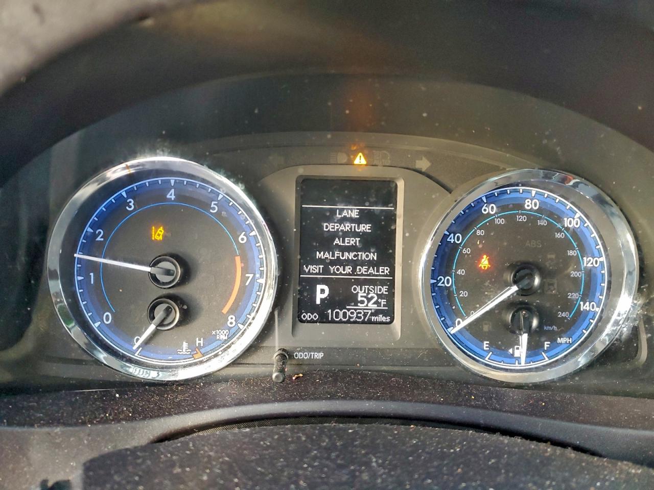 2018 TOYOTA COROLLA L photo 9