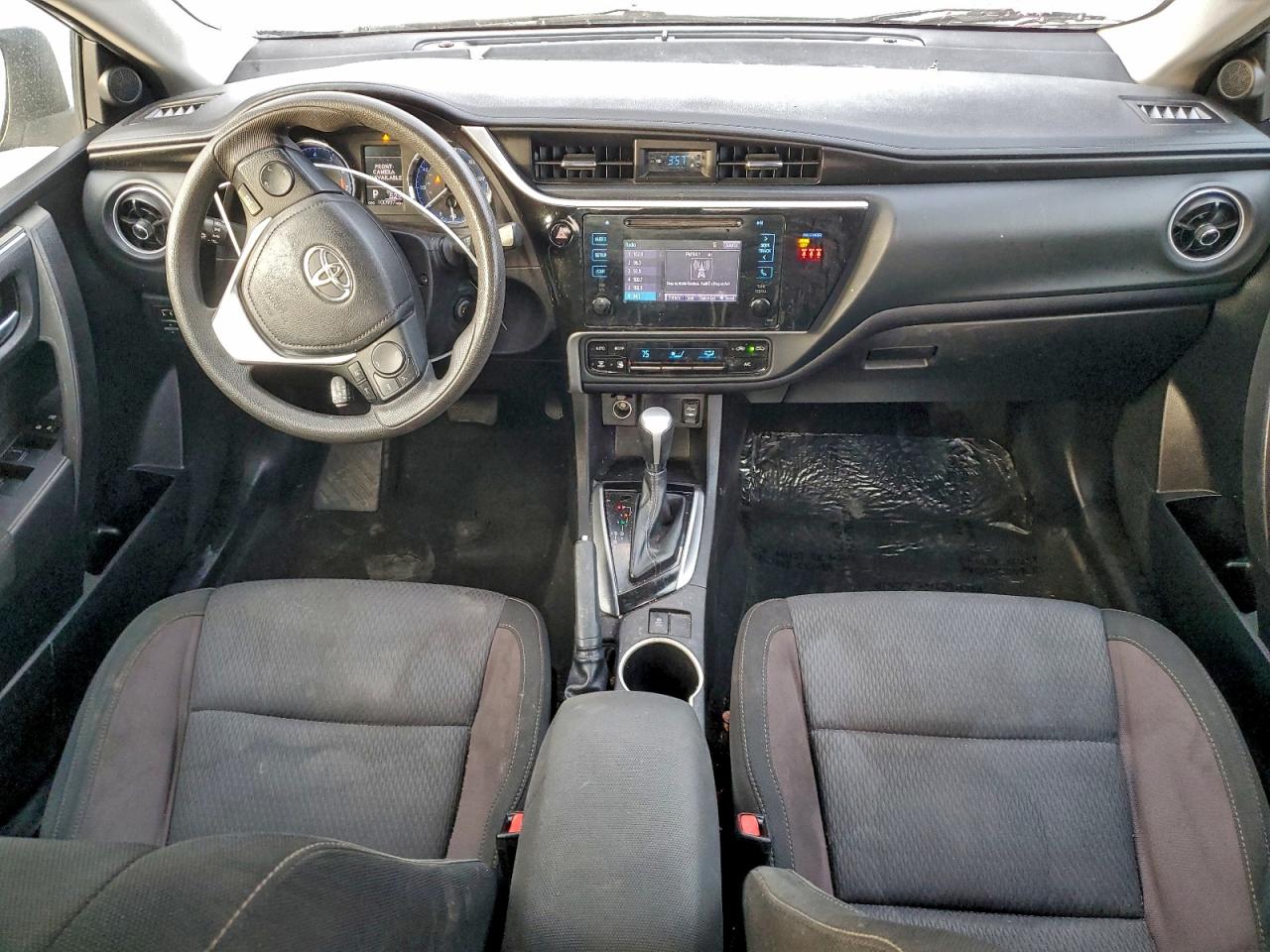 2018 TOYOTA COROLLA L photo 8