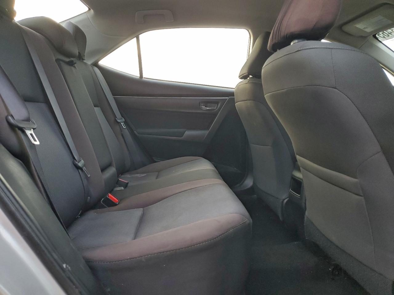 2018 TOYOTA COROLLA L photo 10