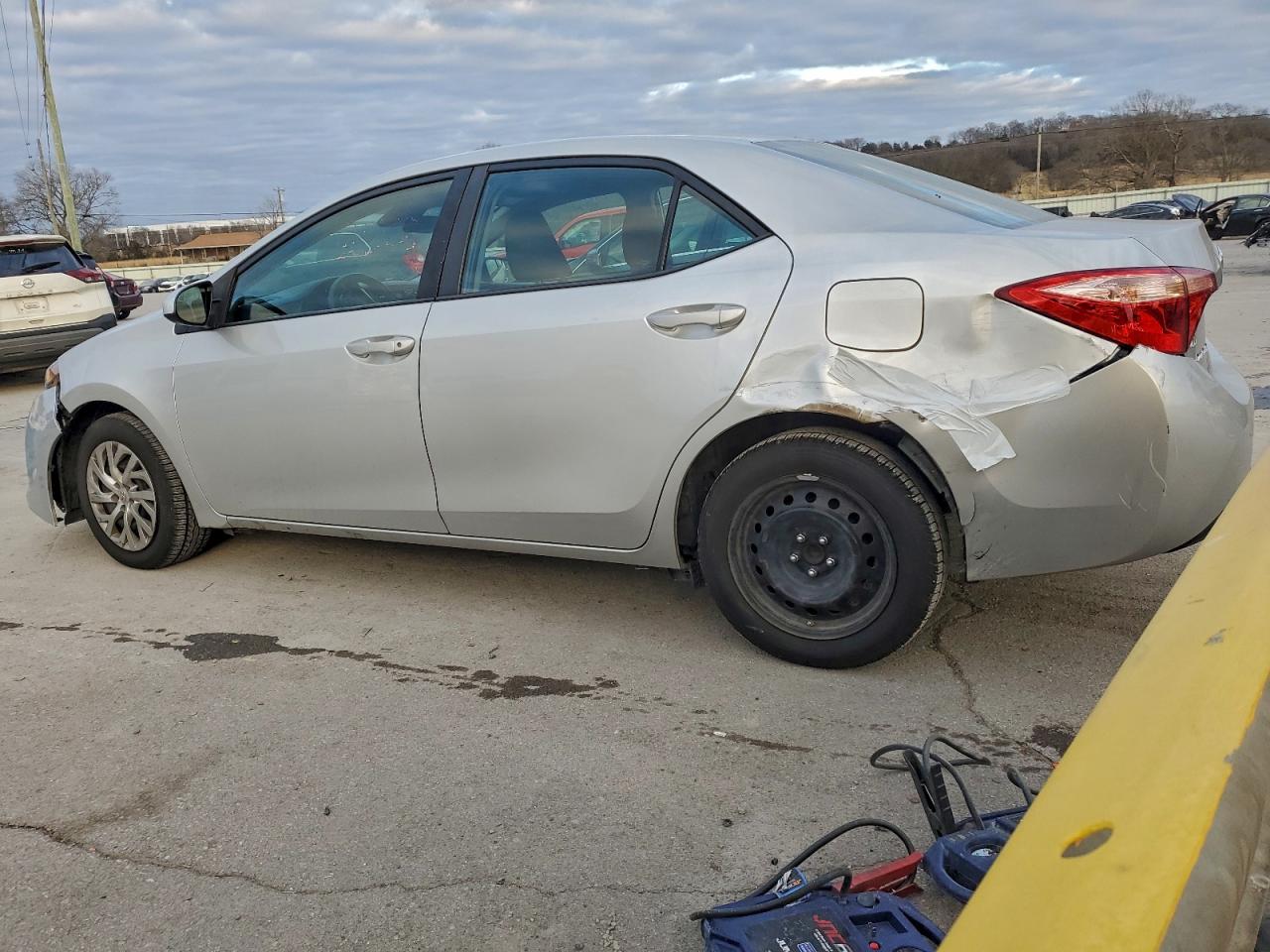 2018 TOYOTA COROLLA L photo 2
