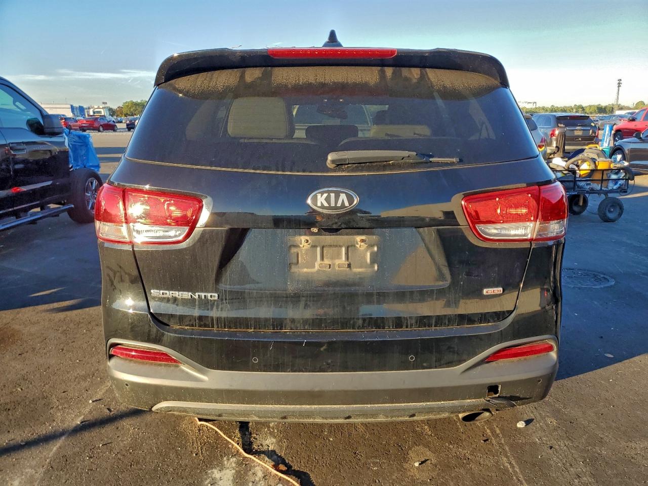 2016 KIA SORENTO LX photo 11