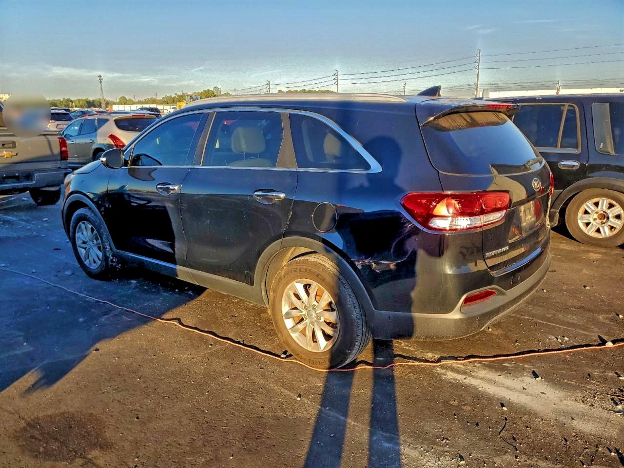 2016 KIA SORENTO LX photo 3