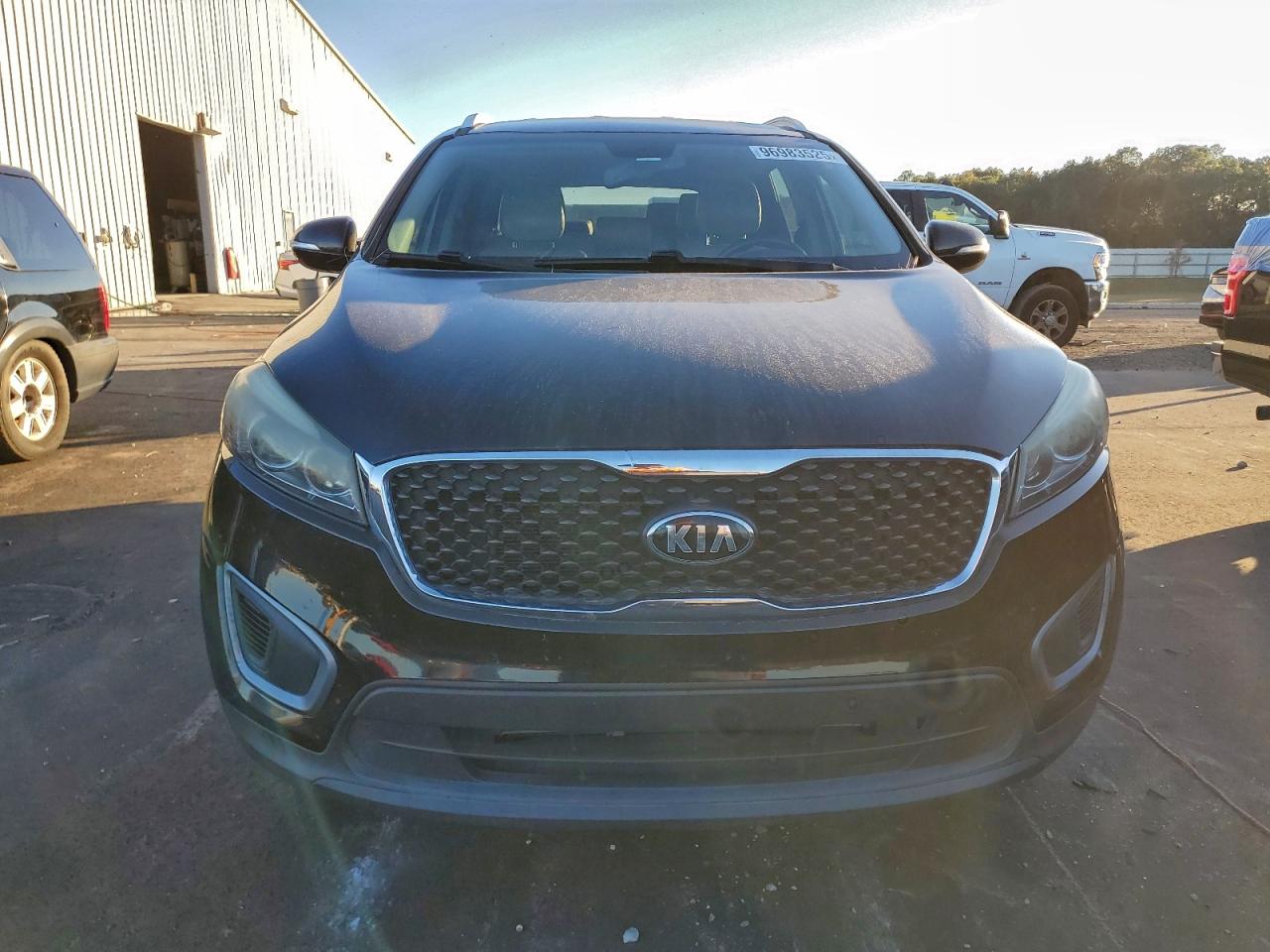 2016 KIA SORENTO LX photo 9