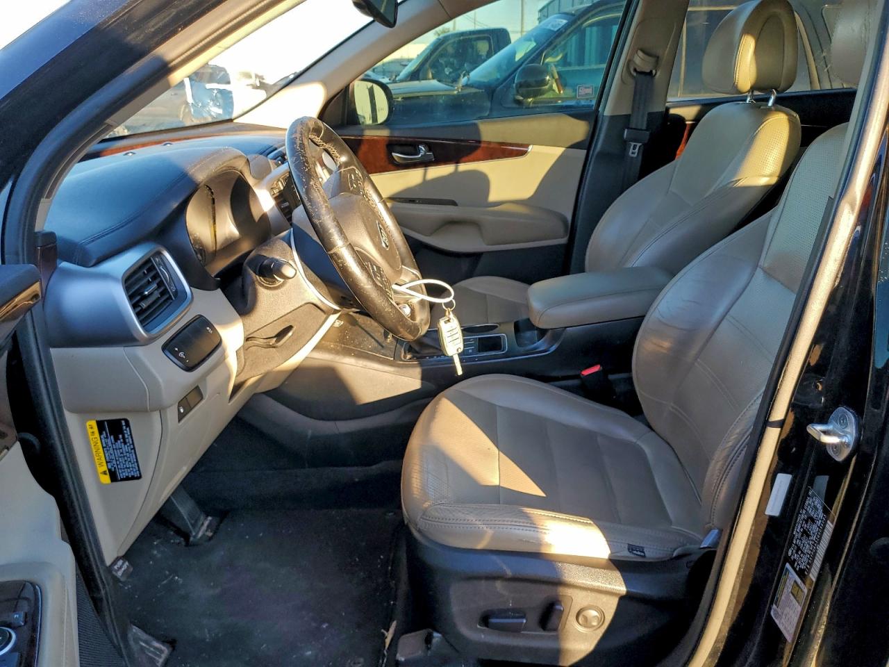 2016 KIA SORENTO LX photo 13