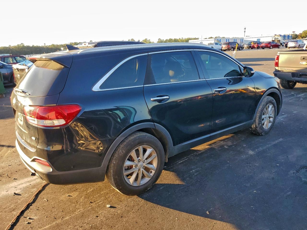 2016 KIA SORENTO LX photo 5