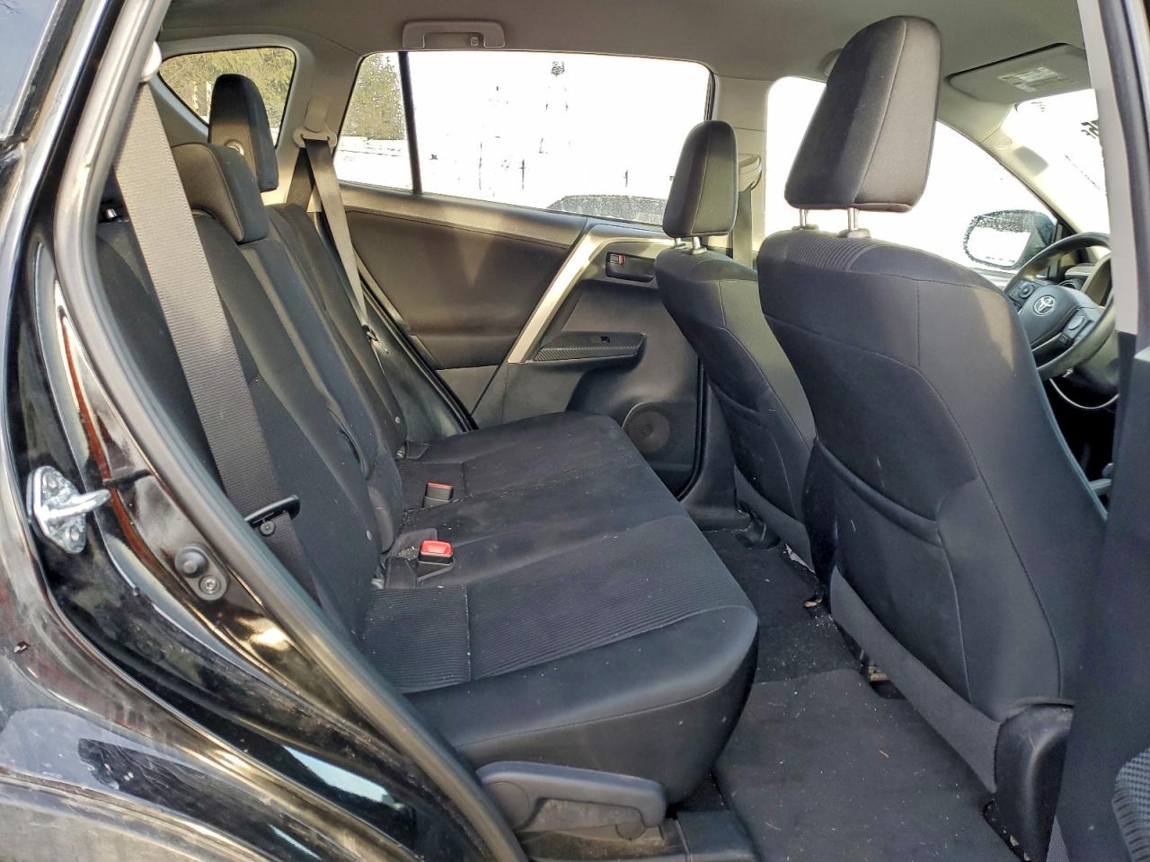 2015 TOYOTA RAV4 LE photo 11