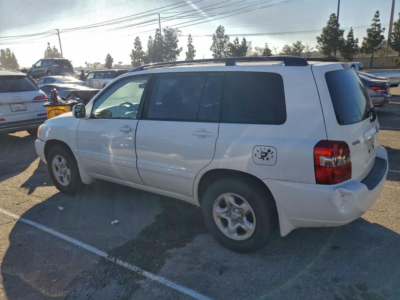 2006 TOYOTA HIGHLANDER photo 2