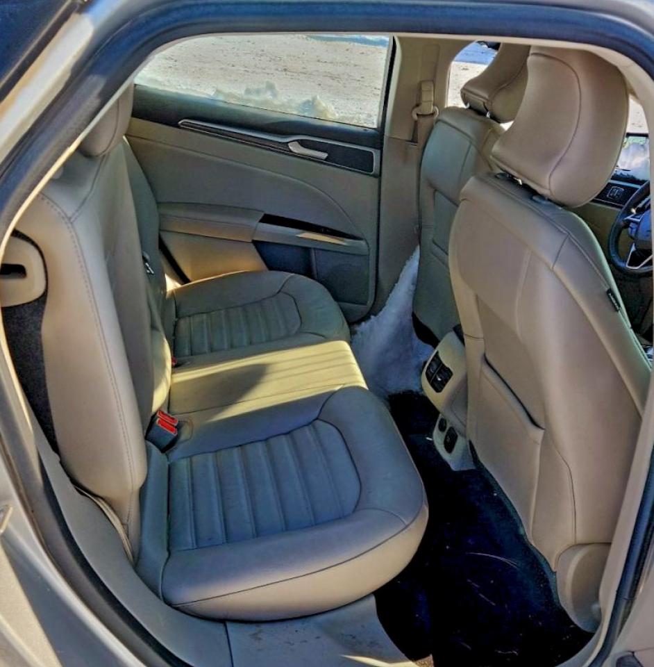 2017 FORD FUSION SE HYBRID photo 19
