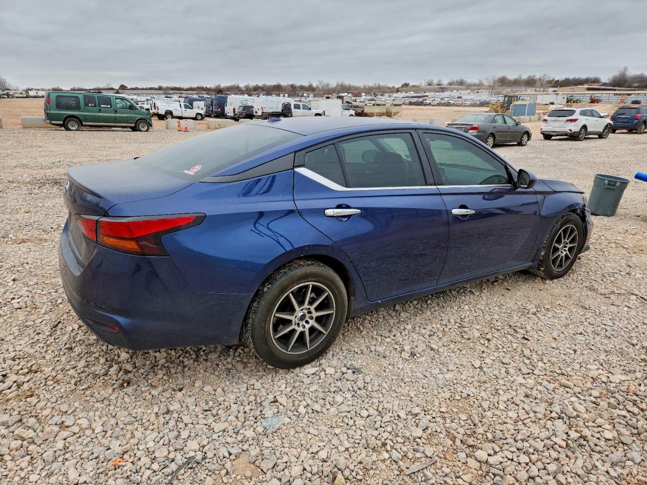 2019 NISSAN ALTIMA S photo 3