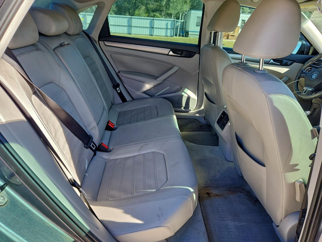 2015 VOLKSWAGEN PASSAT SE photo 10