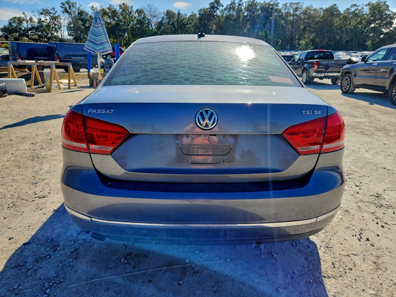 2015 VOLKSWAGEN PASSAT SE photo 6
