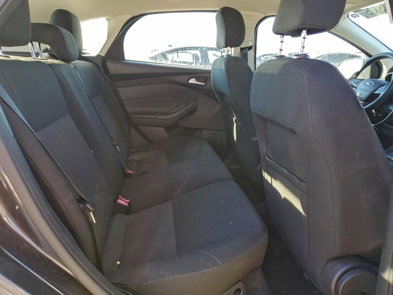 2015 FORD FOCUS SE photo 11