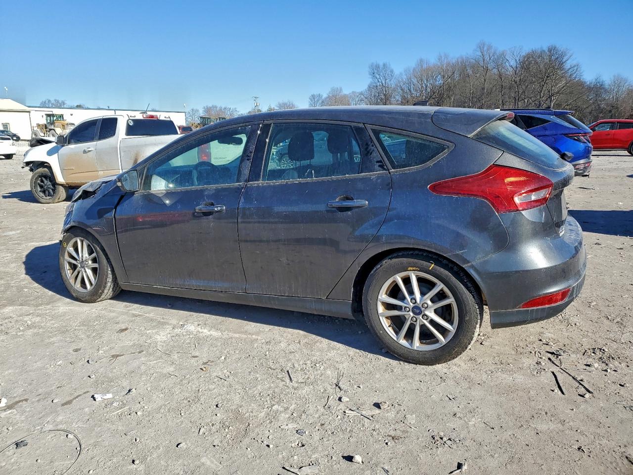 2015 FORD FOCUS SE photo 2
