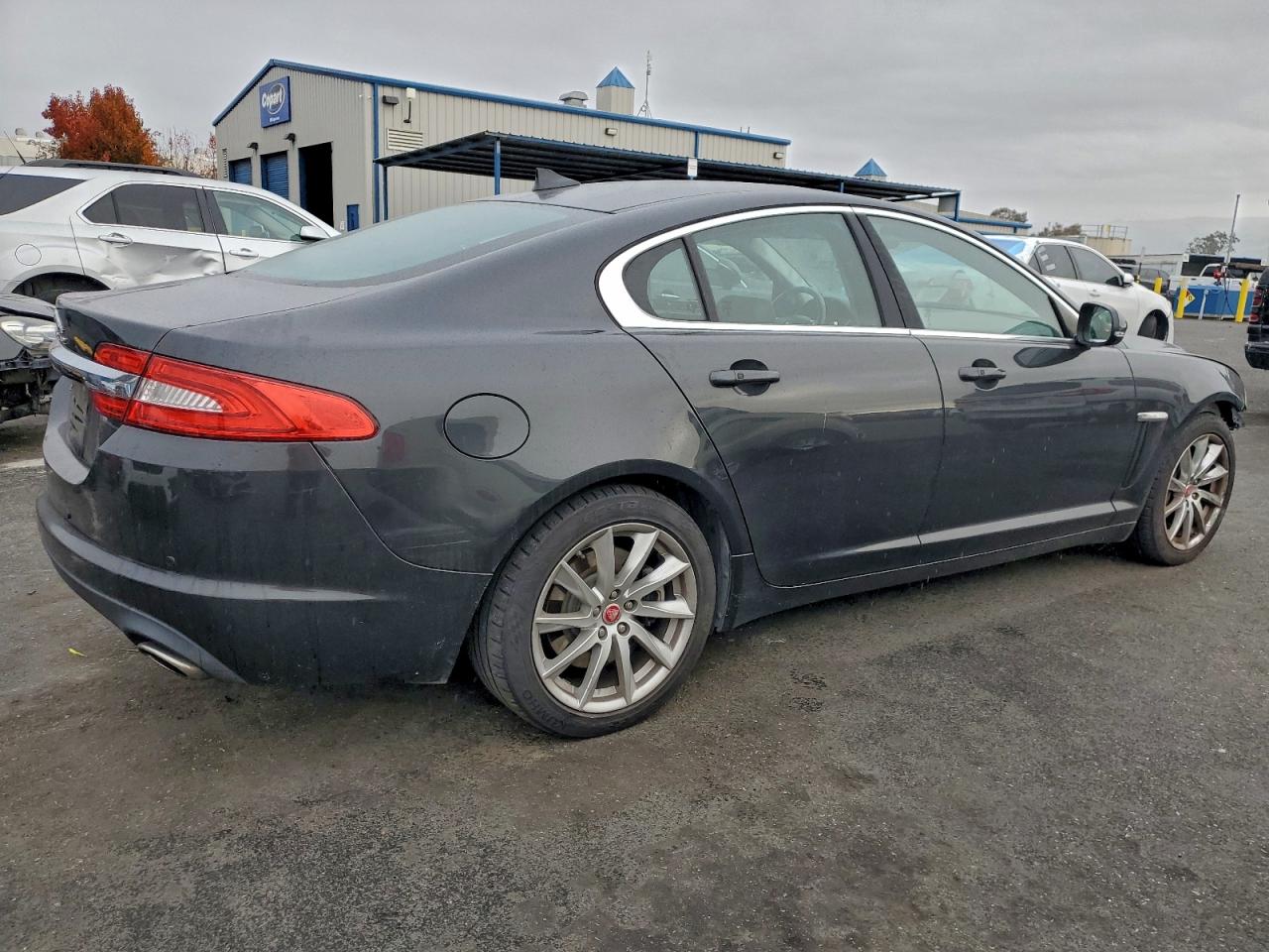 2015 JAGUAR XF 2.0T PREMIUM photo 3