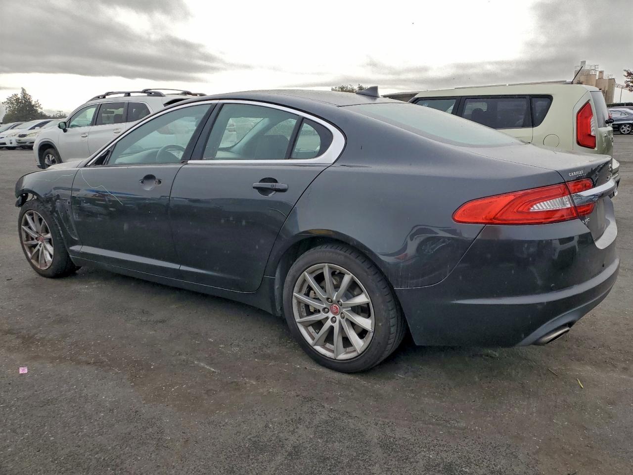 2015 JAGUAR XF 2.0T PREMIUM photo 2
