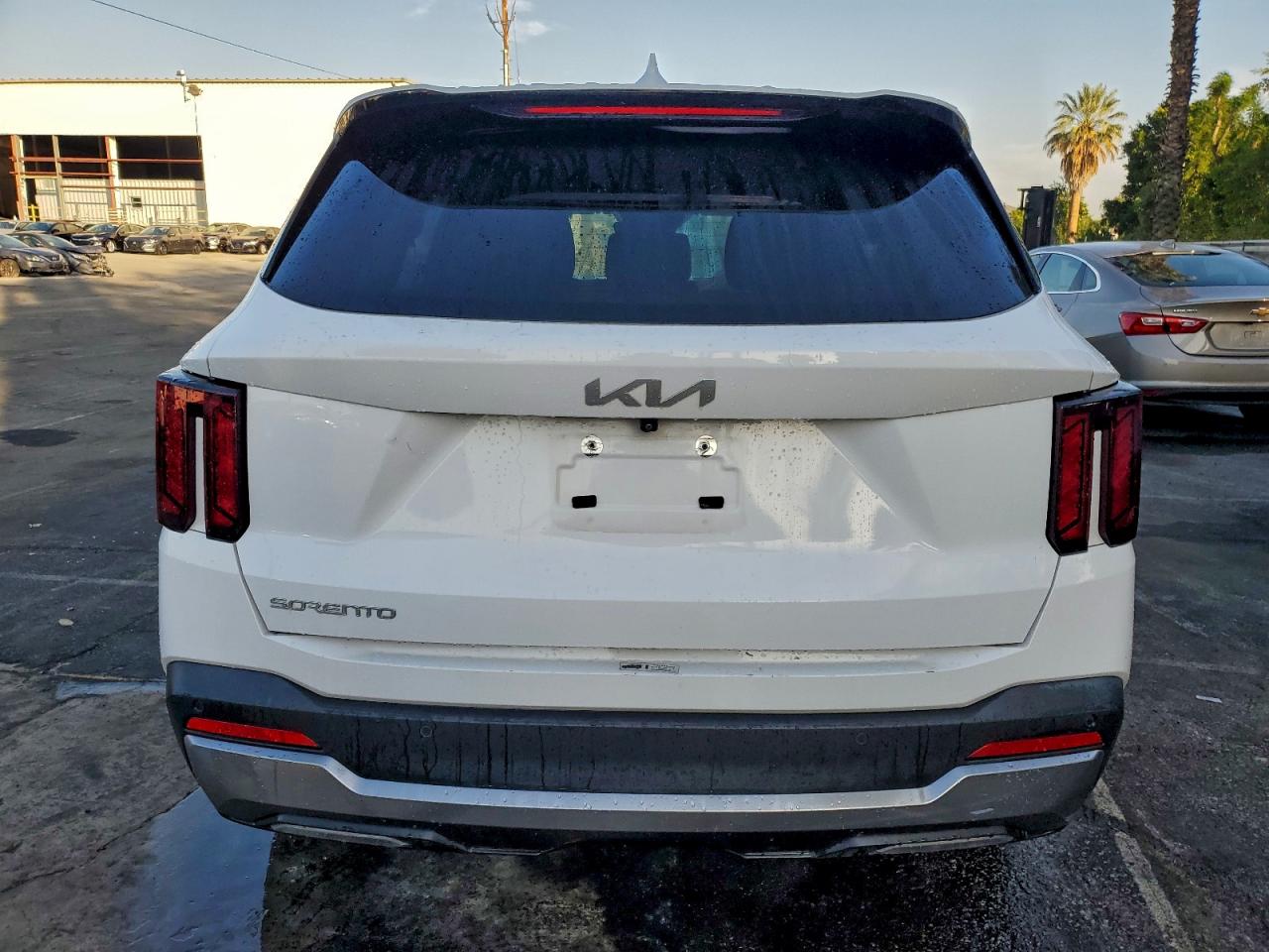 2024 KIA SORENTO S photo 6