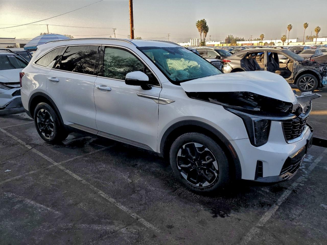 2024 KIA SORENTO S photo 4