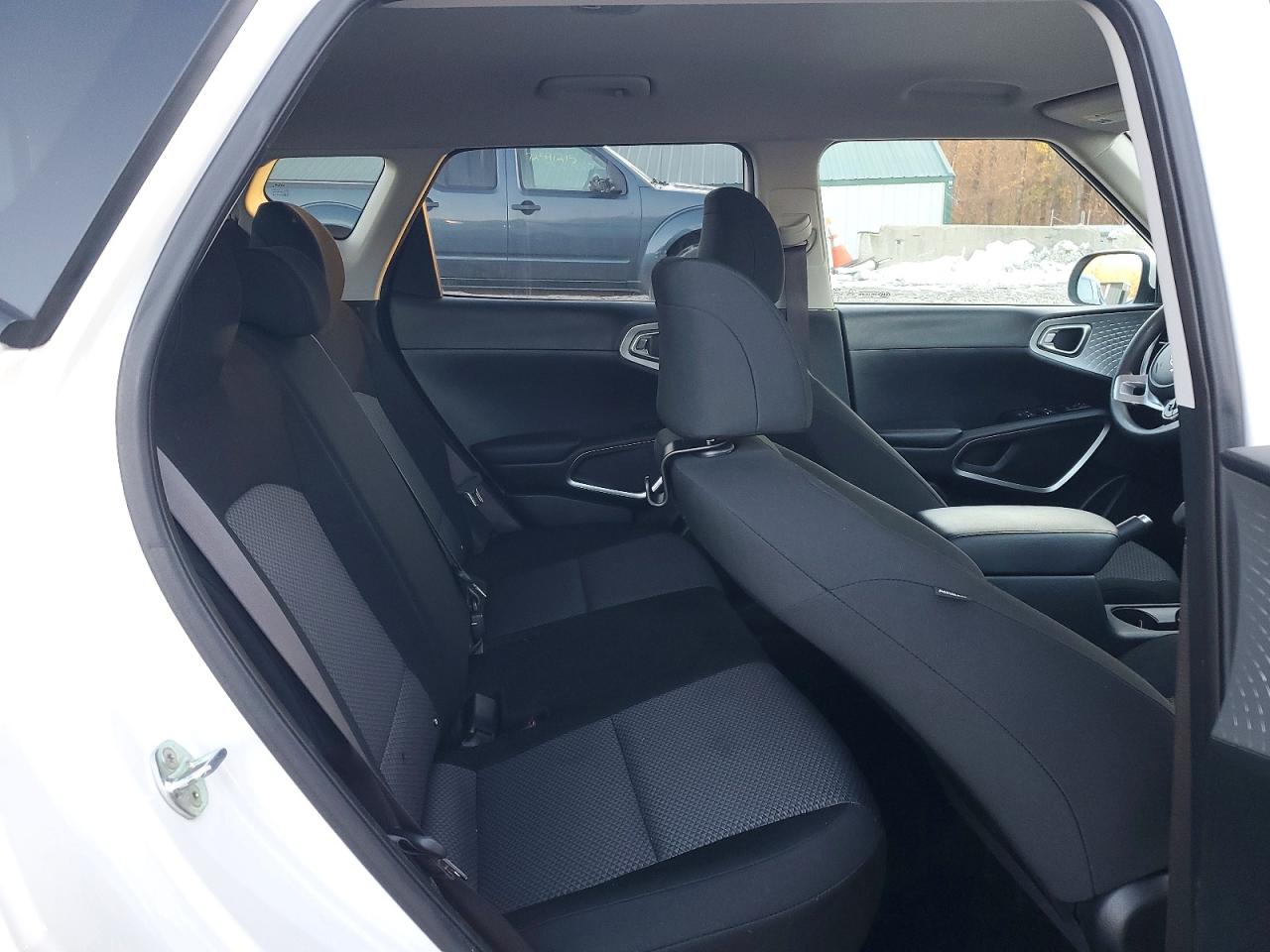 2022 KIA SOUL LX photo 10