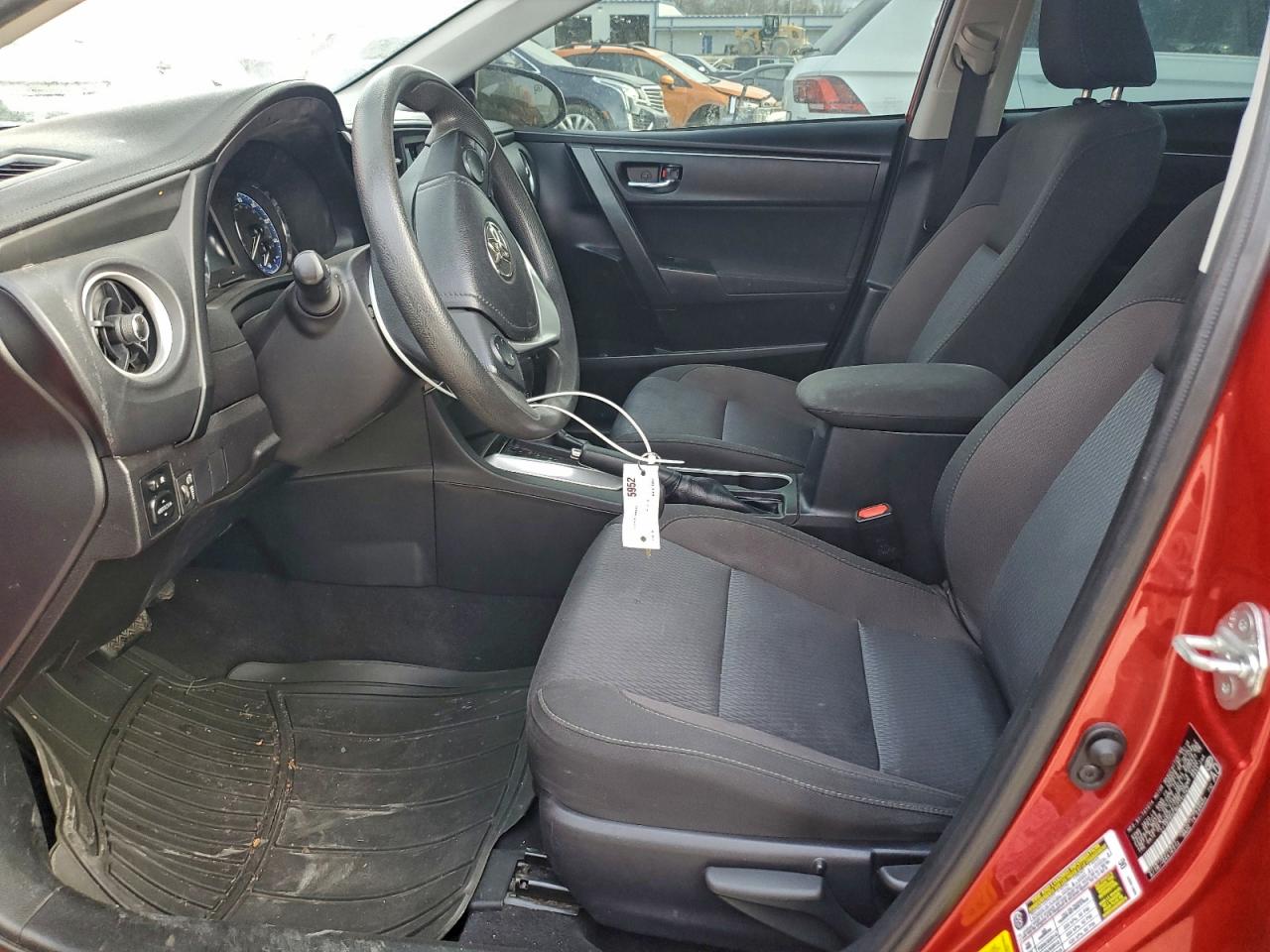 2019 TOYOTA COROLLA LE photo 13