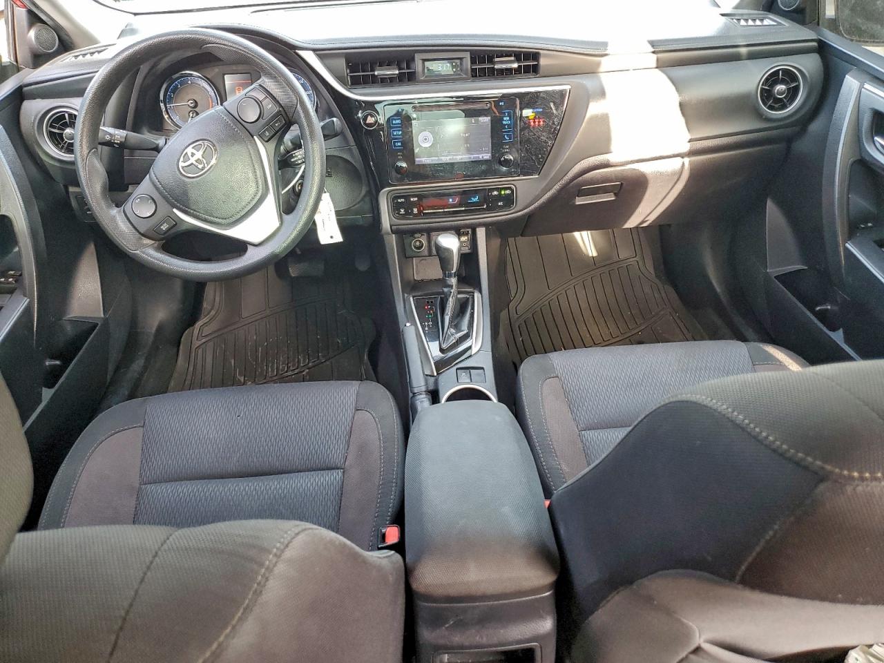 2019 TOYOTA COROLLA LE photo 15