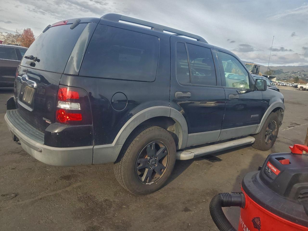 2006 FORD EXPLORER XLT photo 3